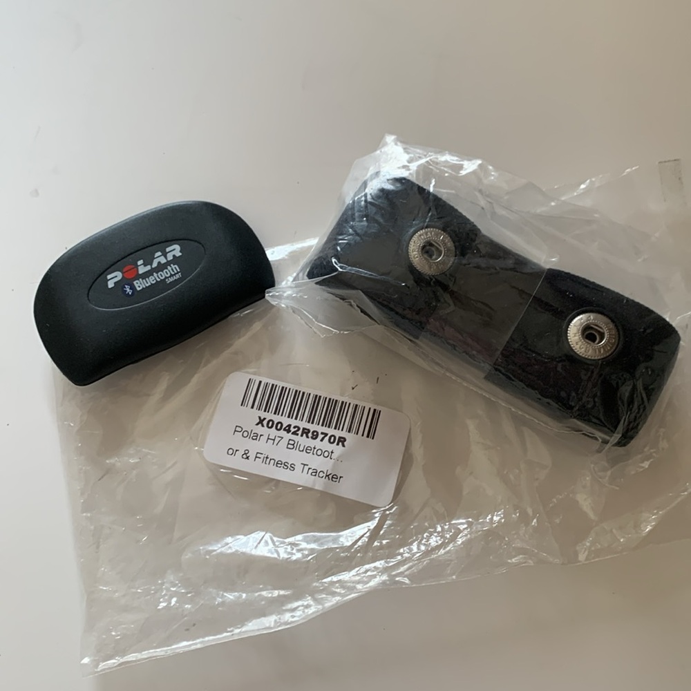 Polar H7 Bluetooth Heart Rate Sensor & Fitness Tracker - Picture 7 of 8